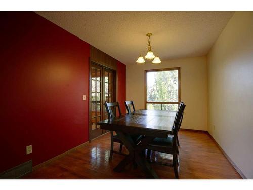 88 Macewan Glen Drive Nw, Calgary, AB - Indoor Photo Showing Dining Room