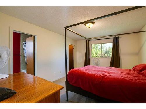 88 Macewan Glen Drive Nw, Calgary, AB - Indoor Photo Showing Bedroom