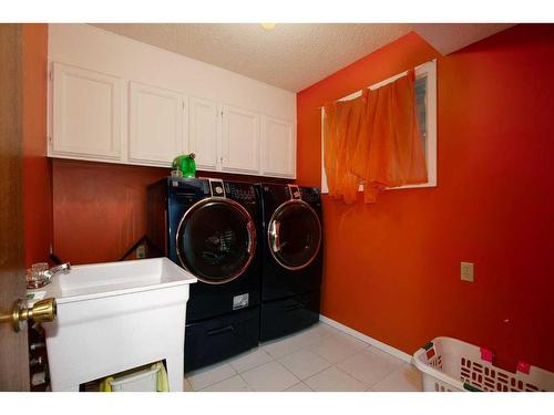 88 Macewan Glen Drive Nw, Calgary, AB - Indoor Photo Showing Laundry Room