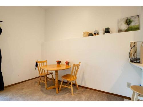 88 Macewan Glen Drive Nw, Calgary, AB - Indoor Photo Showing Dining Room