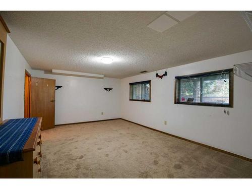 88 Macewan Glen Drive Nw, Calgary, AB - Indoor Photo Showing Other Room