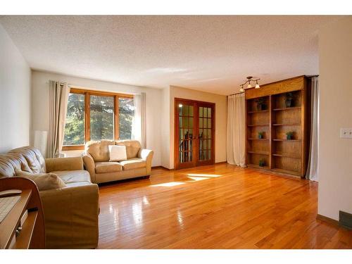 88 Macewan Glen Drive Nw, Calgary, AB - Indoor Photo Showing Living Room