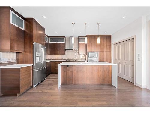 1503 37 Avenue Sw, Calgary, AB - Indoor Photo Showing Kitchen With Stainless Steel Kitchen With Upgraded Kitchen