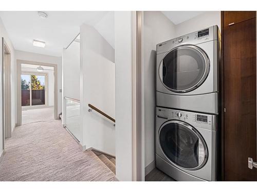 1503 37 Avenue Sw, Calgary, AB - Indoor Photo Showing Laundry Room