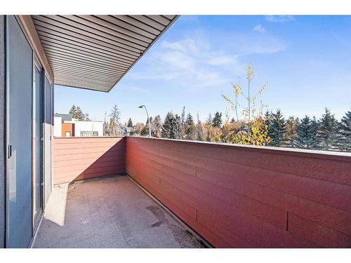 1503 37 Avenue Sw, Calgary, AB - Outdoor With Balcony