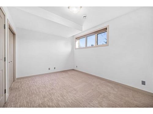 1503 37 Avenue Sw, Calgary, AB - Indoor Photo Showing Other Room