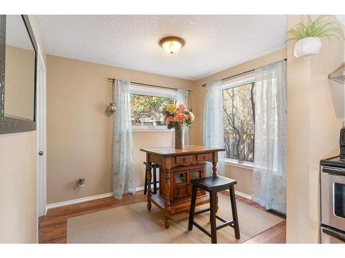 302 Royal Avenue Nw, Diamond Valley, AB - Indoor