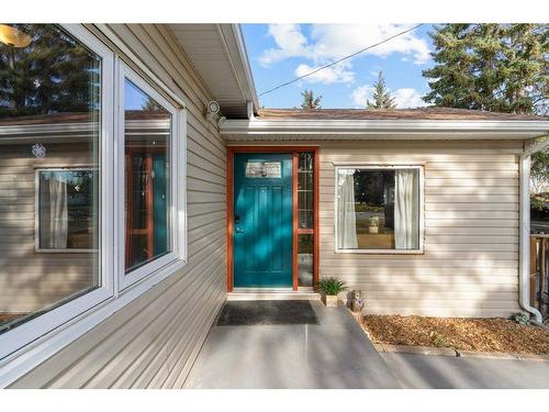 302 Royal Avenue Nw, Diamond Valley, AB - Outdoor With Exterior