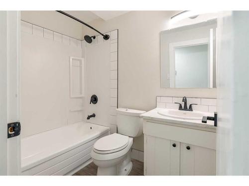 5617 60 Avenue, Red Deer, AB - Indoor Photo Showing Bathroom