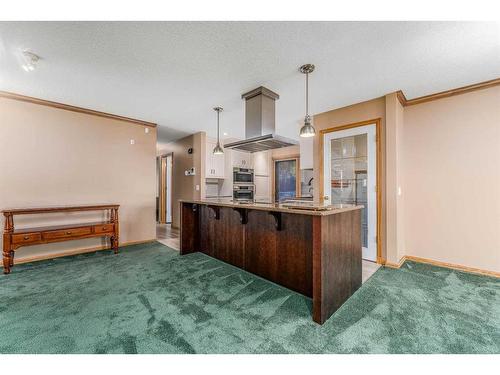 219 Northmount Drive Nw, Calgary, AB - Indoor Photo Showing Kitchen