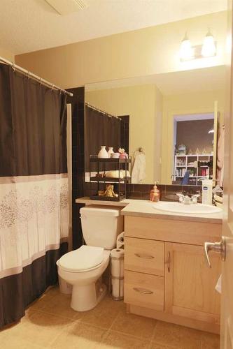 1410-5605 Henwood Street Sw, Calgary, AB - Indoor Photo Showing Bathroom