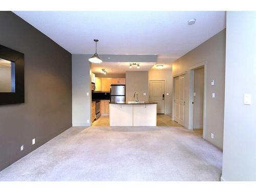 1410-5605 Henwood Street Sw, Calgary, AB - Indoor Photo Showing Bedroom