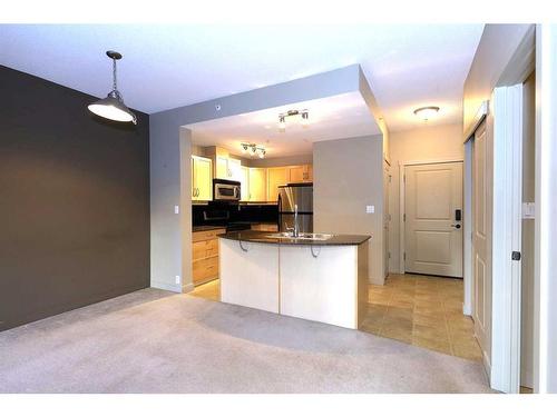 1410-5605 Henwood Street Sw, Calgary, AB - Indoor Photo Showing Kitchen