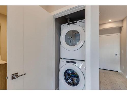 1120-395 Skyview Parkway Ne, Calgary, AB - Indoor Photo Showing Laundry Room