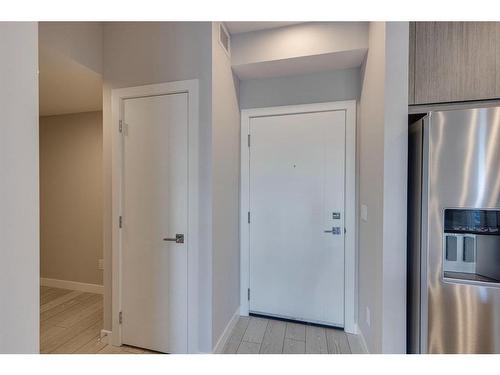 1120-395 Skyview Parkway Ne, Calgary, AB - Indoor Photo Showing Other Room