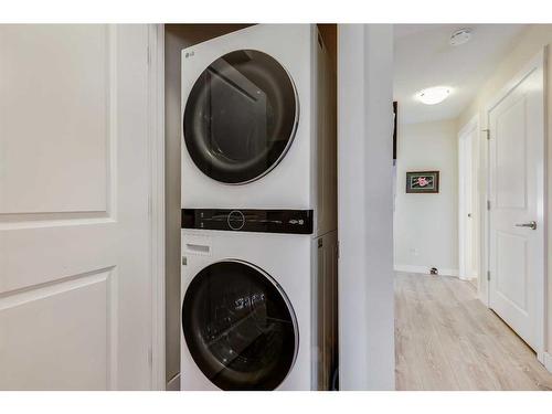 1204-1225 Kings Heights Way Se, Airdrie, AB - Indoor Photo Showing Laundry Room