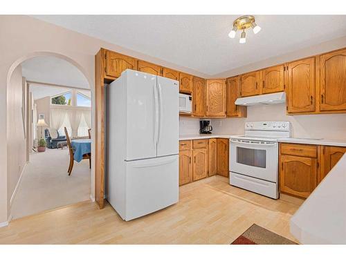 83 Edcath Road Nw, Calgary, AB - Indoor Photo Showing Kitchen