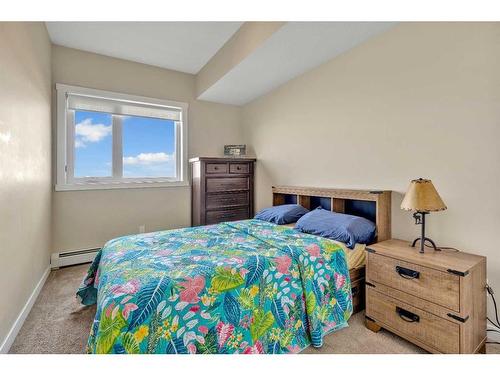 309-214 Sherwood Square Nw, Calgary, AB - Indoor Photo Showing Bedroom