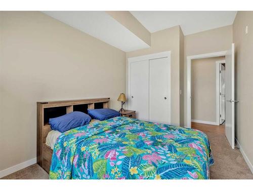 309-214 Sherwood Square Nw, Calgary, AB - Indoor Photo Showing Bedroom