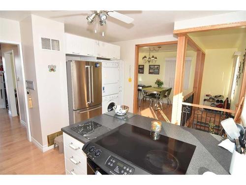 174068 Rr 214, Rural Vulcan County, AB - Indoor Photo Showing Kitchen