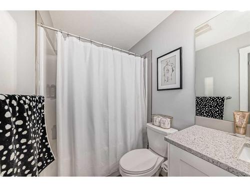 109-150 Shawnee Square Sw, Calgary, AB - Indoor Photo Showing Bathroom