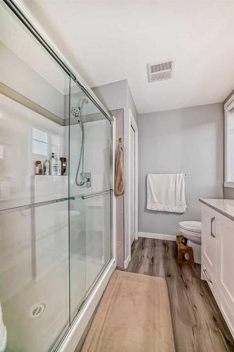 109-150 Shawnee Square Sw, Calgary, AB - Indoor Photo Showing Bathroom