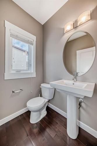 7 Skyview Point Link, Calgary, AB - Indoor Photo Showing Bathroom