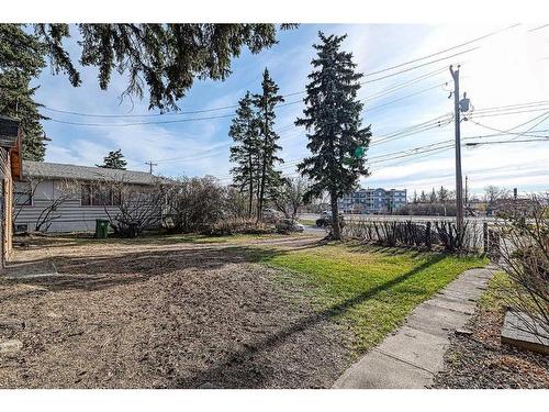 404 Third Street West, Cochrane, AB - Outdoor