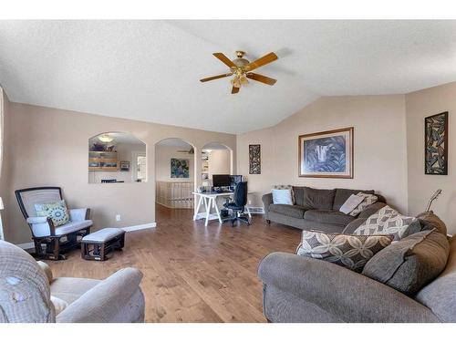 652 East Chestermere Drive, Chestermere, AB - Indoor Photo Showing Living Room