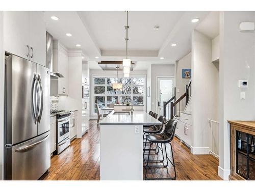 3327 44 Street Sw, Calgary, AB - Indoor Photo Showing Kitchen With Upgraded Kitchen