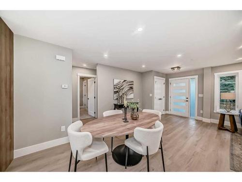 3315 Constable Place Nw, Calgary, AB - Indoor Photo Showing Dining Room