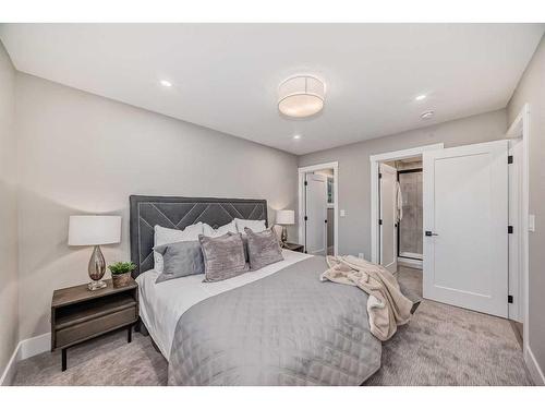 3315 Constable Place Nw, Calgary, AB - Indoor Photo Showing Bedroom