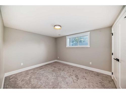 3315 Constable Place Nw, Calgary, AB - Indoor Photo Showing Other Room