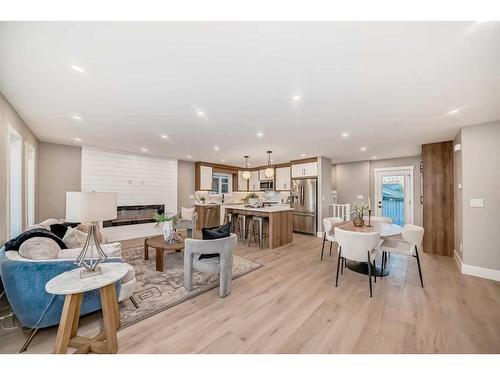 3315 Constable Place Nw, Calgary, AB - Indoor Photo Showing Dining Room