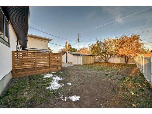 3315 Constable Place Nw, Calgary, AB - Outdoor