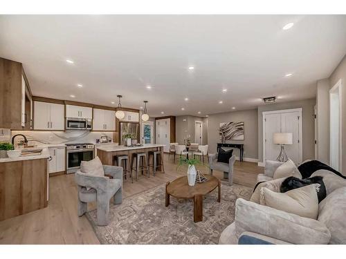 3315 Constable Place Nw, Calgary, AB - Indoor Photo Showing Living Room