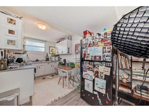 927 Renfrew Drive, Calgary, AB - Indoor