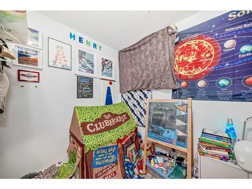 927 Renfrew Drive, Calgary, AB - Indoor Photo Showing Other Room