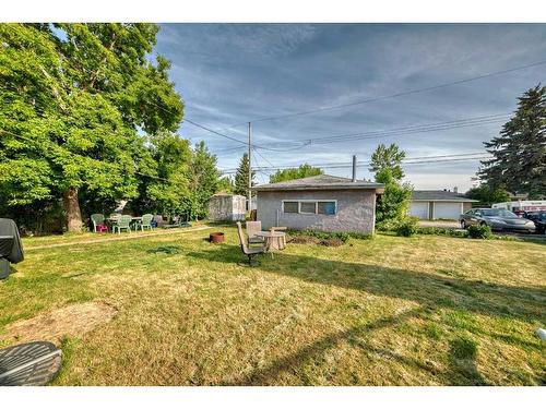 927 Renfrew Drive, Calgary, AB - Outdoor