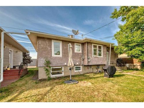 927 Renfrew Drive, Calgary, AB - Outdoor