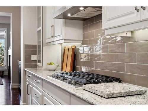 121 Spring Water Close, Heritage Pointe, AB - Indoor Photo Showing Kitchen