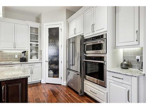 121 Spring Water Close, Heritage Pointe, AB - Indoor Photo Showing Kitchen With Upgraded Kitchen