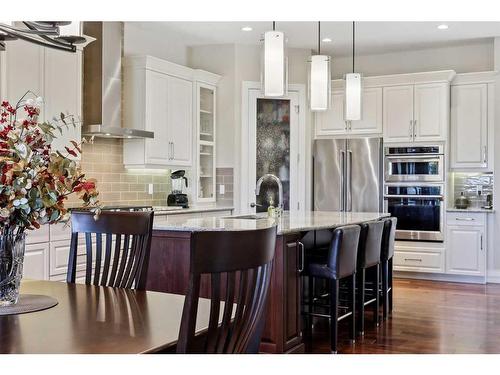 121 Spring Water Close, Heritage Pointe, AB - Indoor Photo Showing Kitchen With Upgraded Kitchen