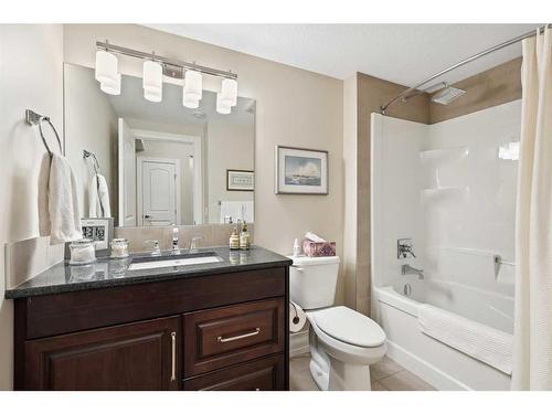 121 Spring Water Close, Heritage Pointe, AB - Indoor Photo Showing Bathroom