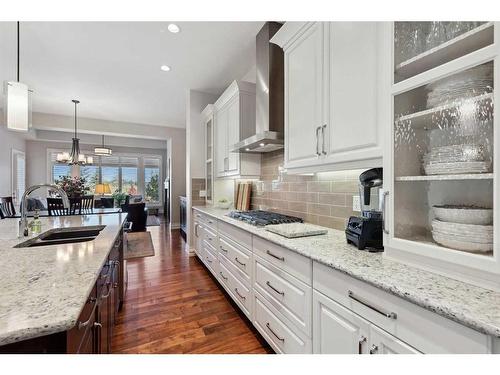 121 Spring Water Close, Heritage Pointe, AB - Indoor Photo Showing Kitchen With Double Sink With Upgraded Kitchen