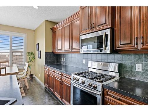 173 Everoak Circle Sw, Calgary, AB - Indoor Photo Showing Kitchen