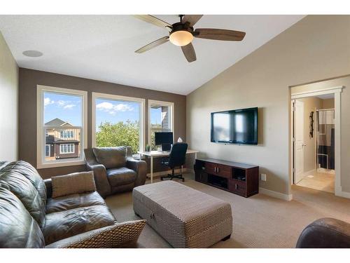 72 Silverado Skies Manor Sw, Calgary, AB - Indoor Photo Showing Living Room