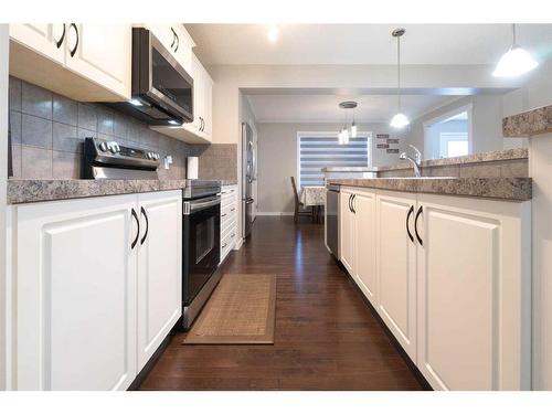 325 Skyview Springs Gardens Ne, Calgary, AB - Indoor Photo Showing Kitchen