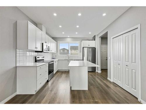 64 Corner Glen Link Ne, Calgary, AB - Indoor Photo Showing Kitchen With Upgraded Kitchen