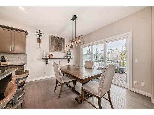 91 Sunset Park, Cochrane, AB - Indoor Photo Showing Dining Room